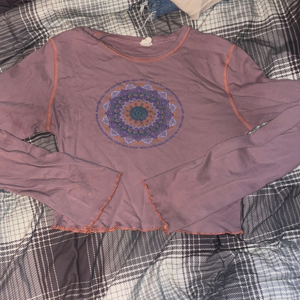 Comfy cropped mandala long sleeve ☯️